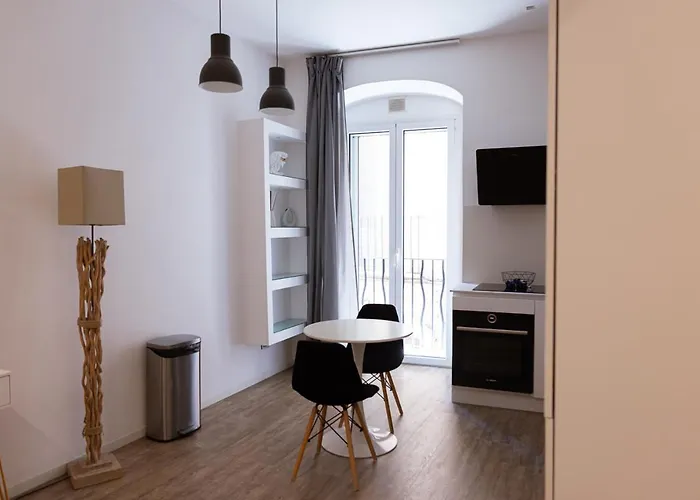 Terrazza Vallisa 4* باري